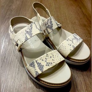 GREAT CONDITION Cole Haan ZeroGrand Sandals- FREE SHIPPING!!!